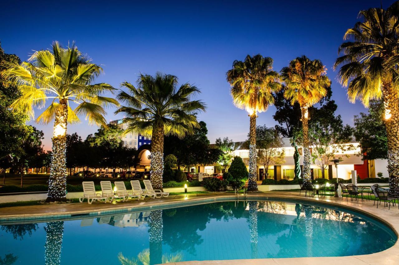 Fiesta Inn San Luis Potosi Glorieta Juarez Exterior photo