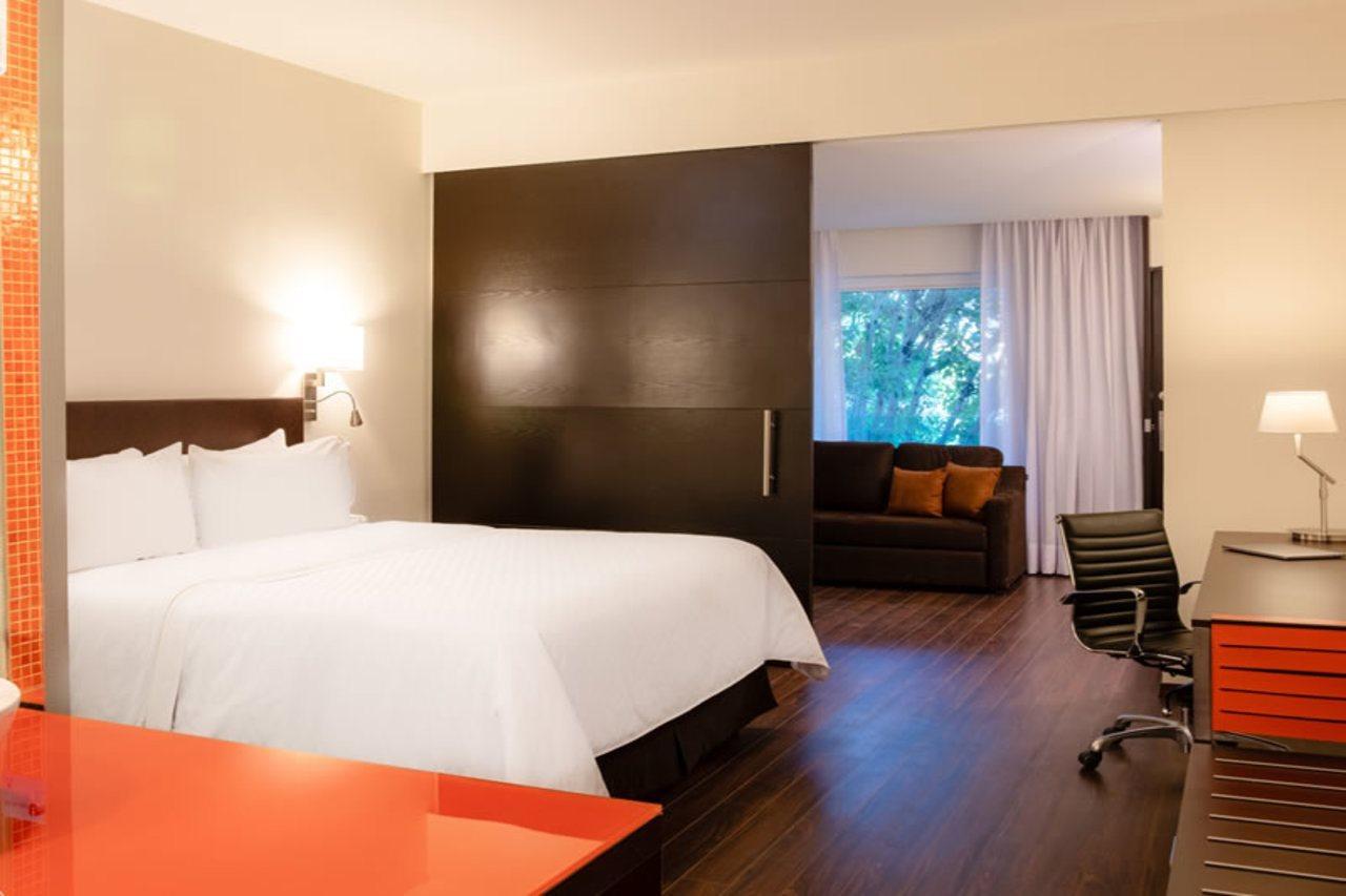 Fiesta Inn San Luis Potosi Glorieta Juarez Exterior photo