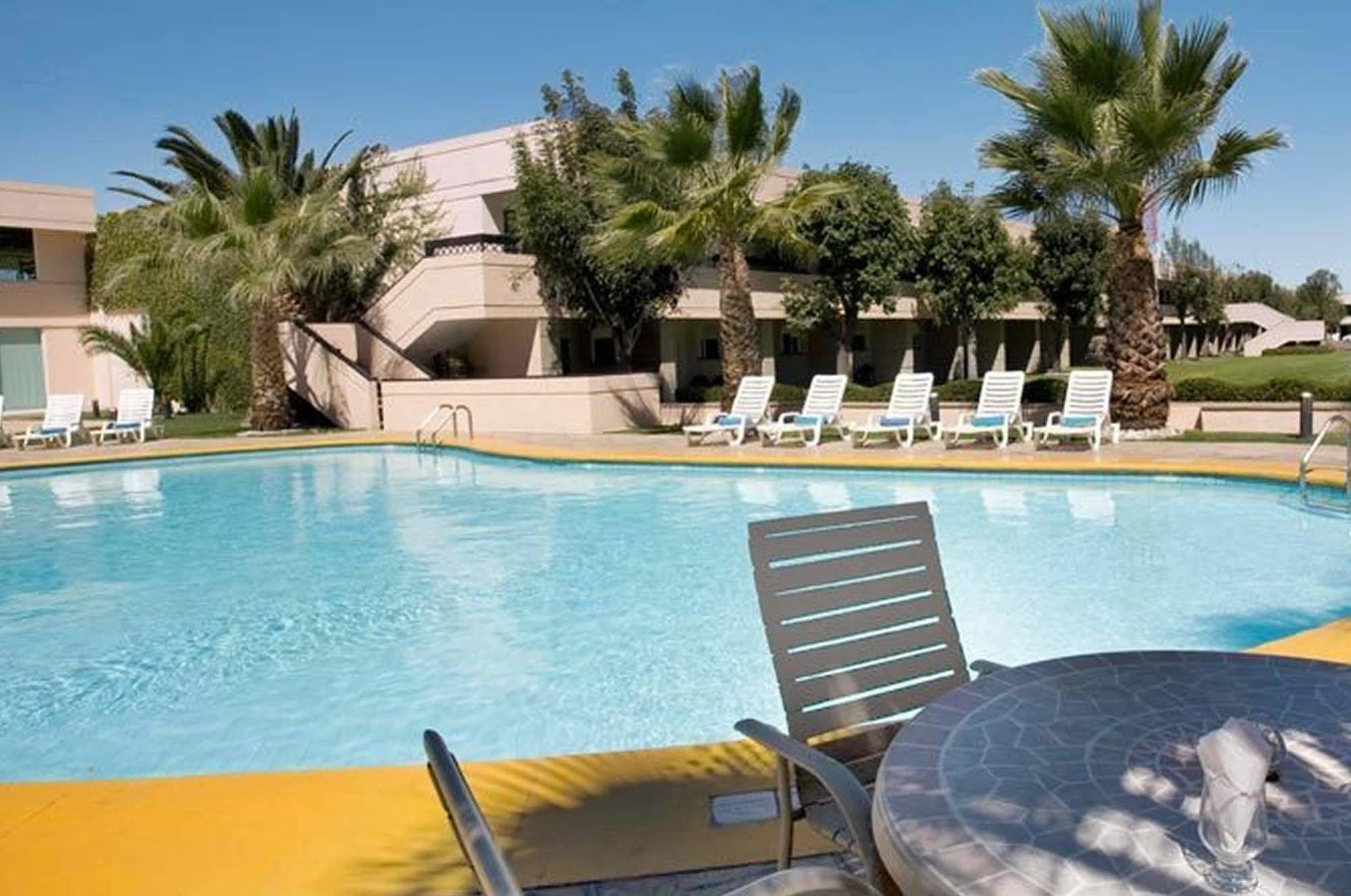 Fiesta Inn San Luis Potosi Glorieta Juarez Exterior photo
